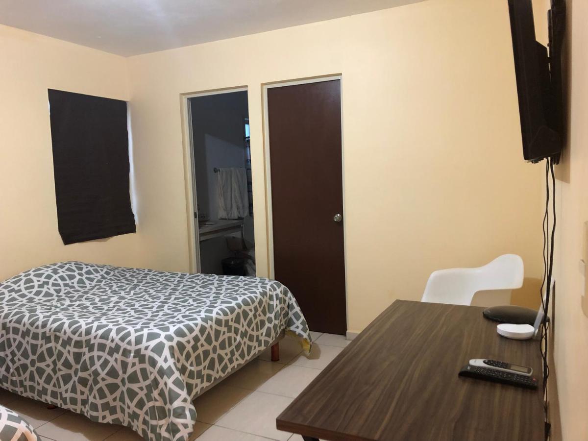 Consulado Suites Monterrey Exteriér fotografie